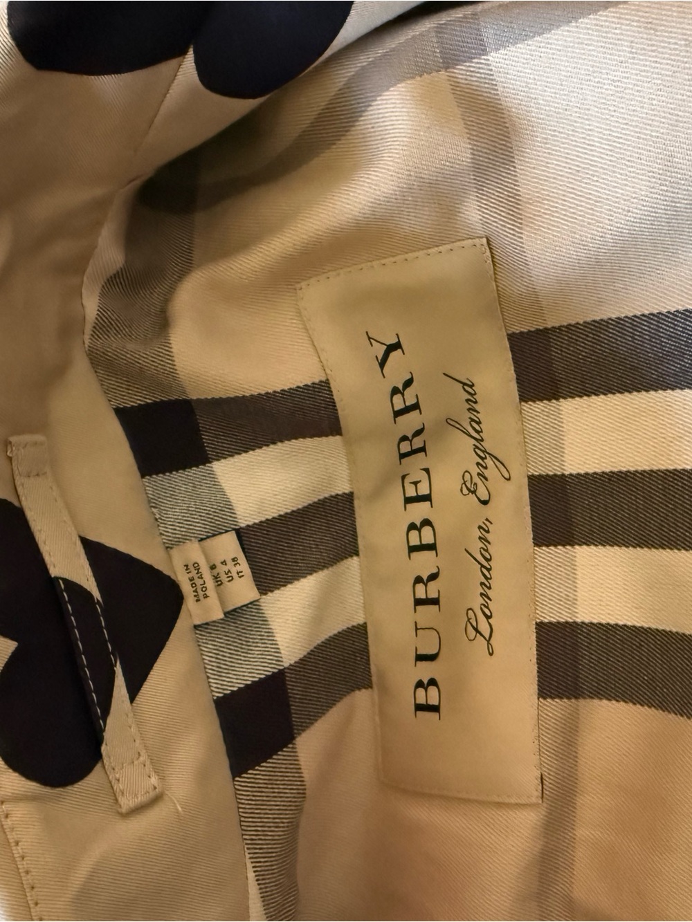 Burberry Heart Trench Coat size 4 - Picture 6 of 6
